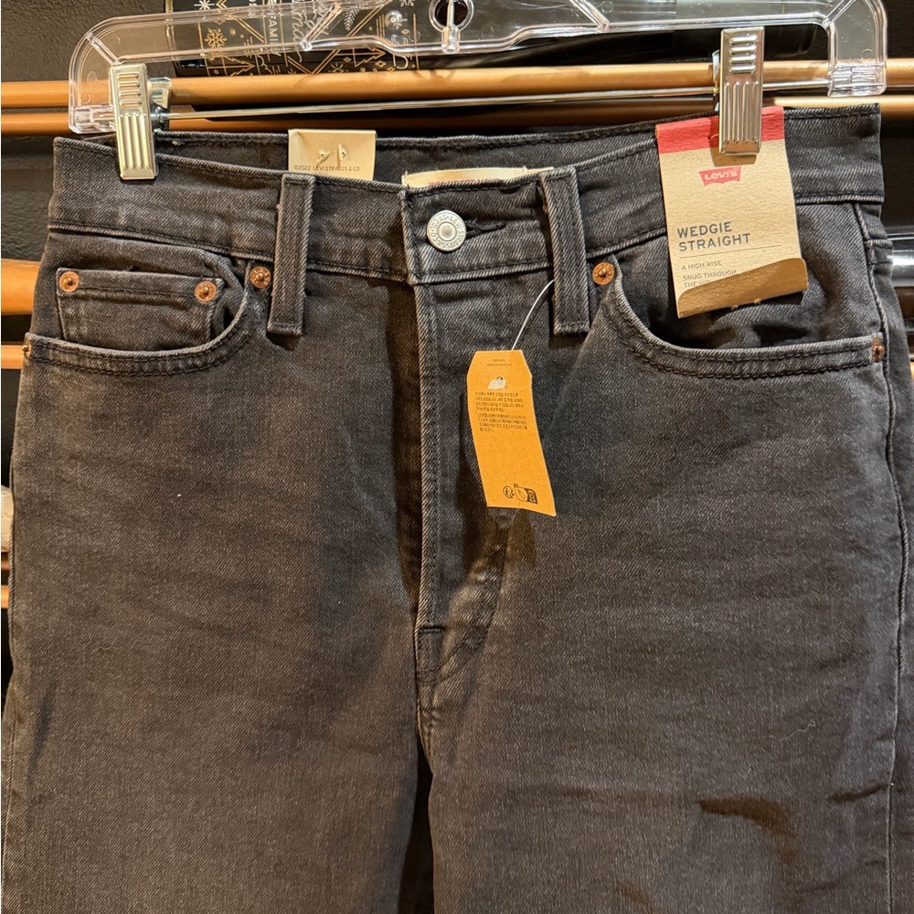 NWT Levi's Women's Wedgie Straight Leg Jeans 29S/8S - Picture 9 of 12